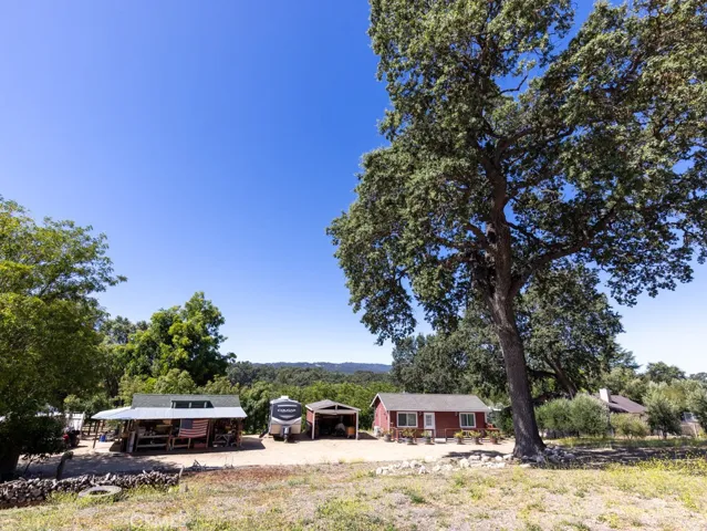 Now let's explore the rest of this beautiful property...