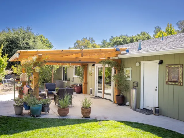 ...covered patio...
