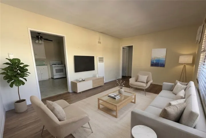 7601 N Hollywood, Burbank, California 91505