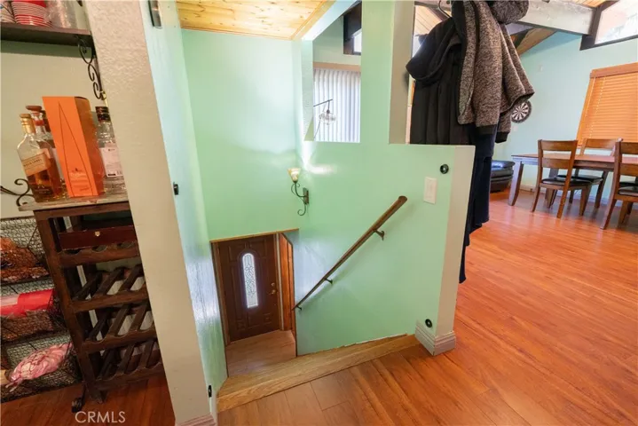 392 Pioneer, Lake Arrowhead, California 92352