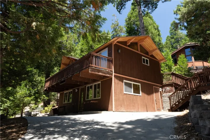 392 Pioneer, Lake Arrowhead, California 92352