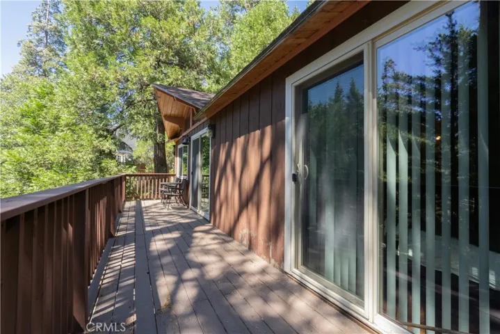 392 Pioneer, Lake Arrowhead, California 92352