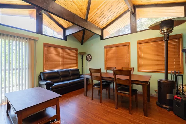 392 Pioneer, Lake Arrowhead, California 92352