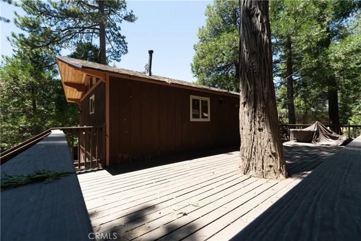 392 Pioneer, Lake Arrowhead, California 92352