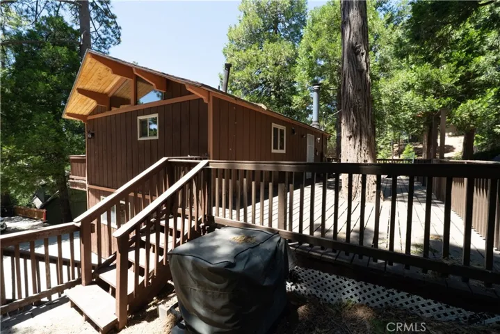 392 Pioneer, Lake Arrowhead, California 92352