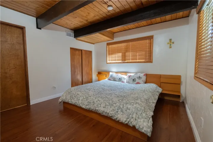 392 Pioneer, Lake Arrowhead, California 92352