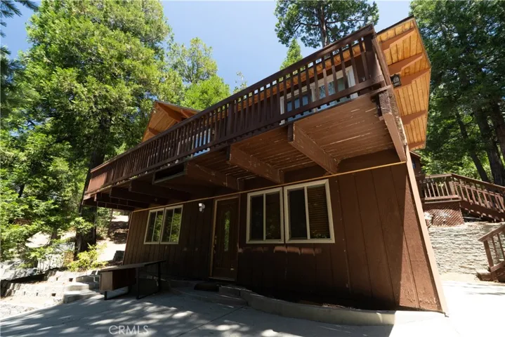 392 Pioneer, Lake Arrowhead, California 92352