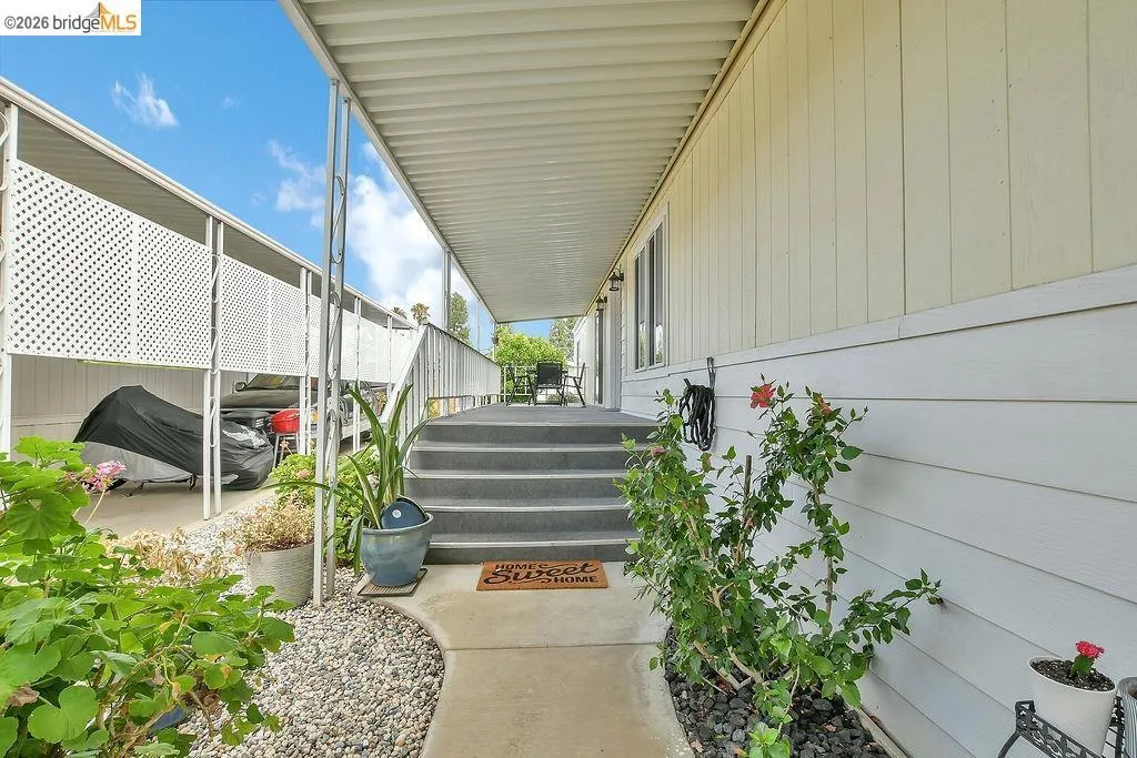 263 Coral Dr, Pittsburg, California 94565 — photo 4