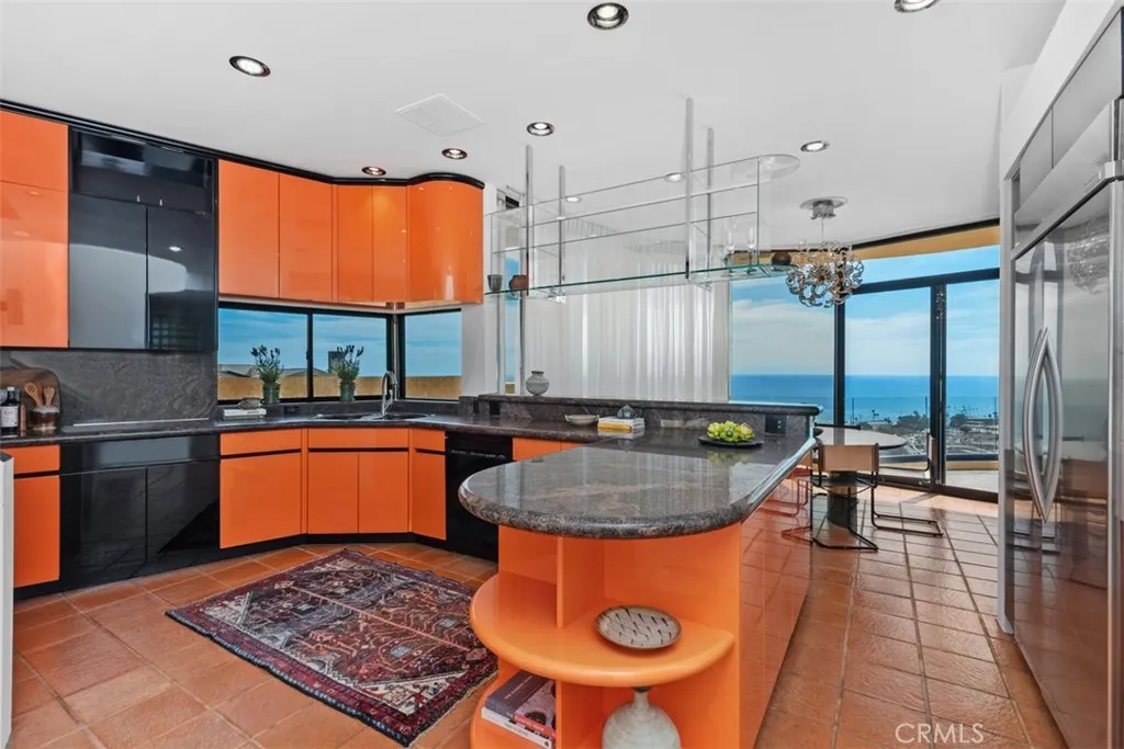 Spectacular views while one cooks or works at the sink.