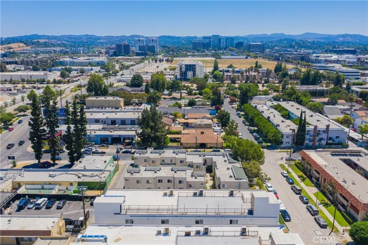 7018 Alabama 202, Canoga Park, California 91303