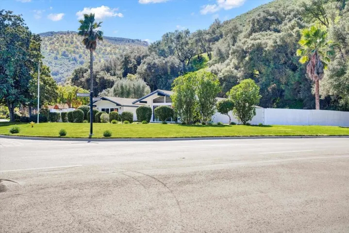 32369 Wiskon Way W, Pauma Valley, California 92061