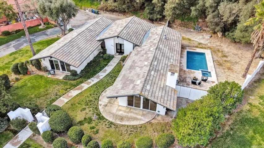 32369 Wiskon Way W, Pauma Valley, California 92061