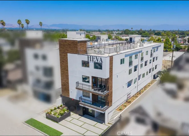 7018 Alabama 3, Canoga Park, California 91303