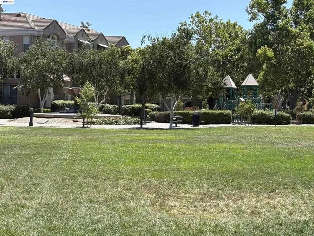 439 Kent Dr., Mountain View, California 94043