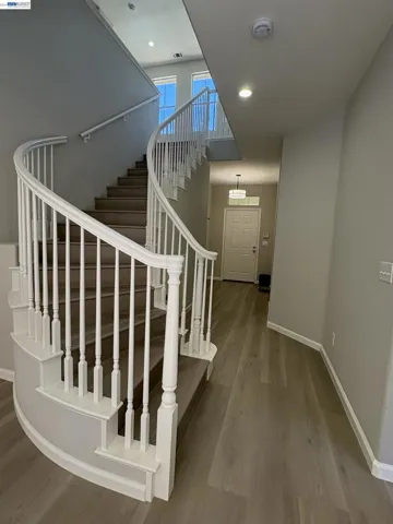 439 Kent Dr., Mountain View, California 94043