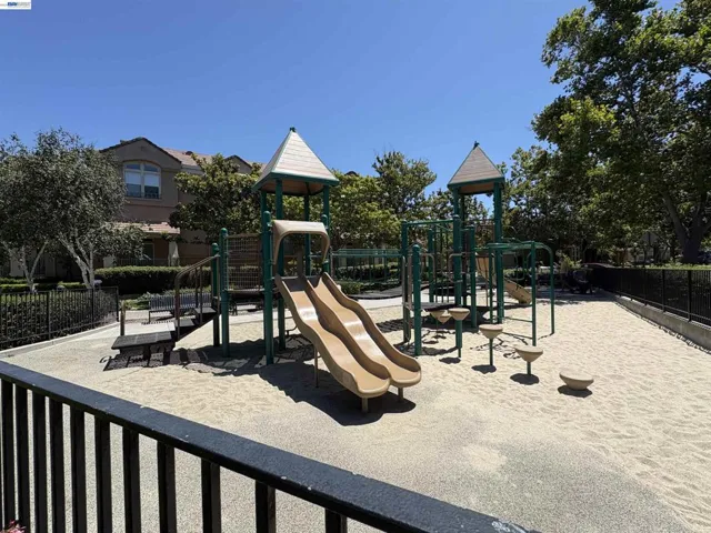 439 Kent Dr., Mountain View, California 94043