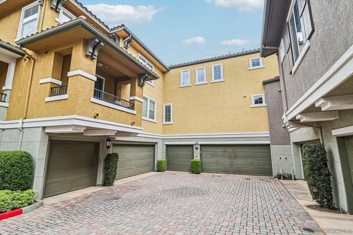 152 Via Montisi, Santee, California 92071
