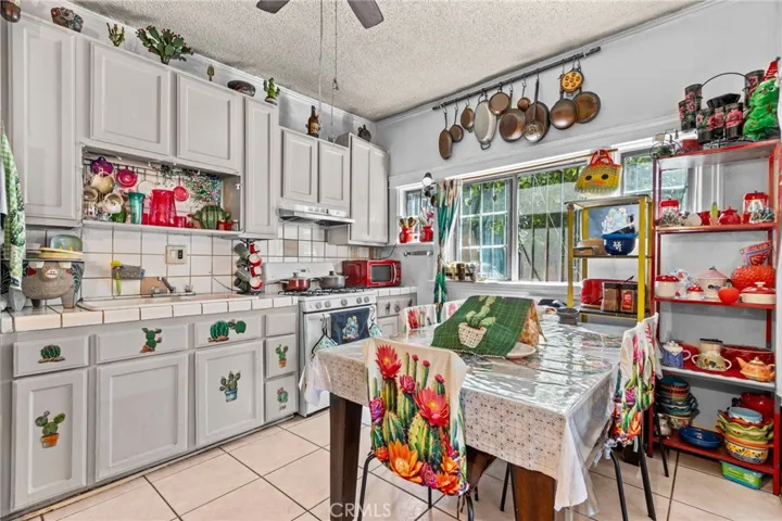 1154 N Wilton, Los Angeles, California 90038