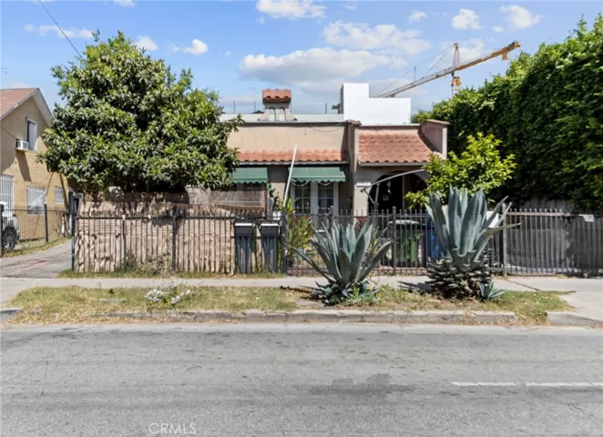 1154 N Wilton, Los Angeles, California 90038