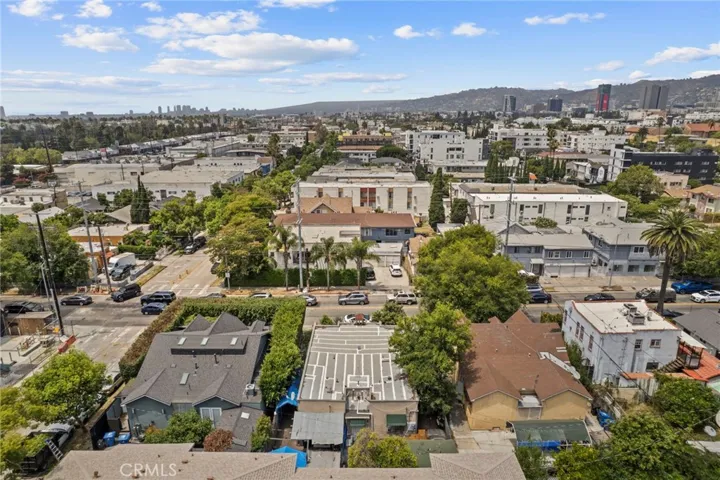 1154 N Wilton, Los Angeles, California 90038