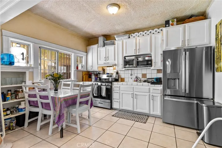 1154 N Wilton, Los Angeles, California 90038