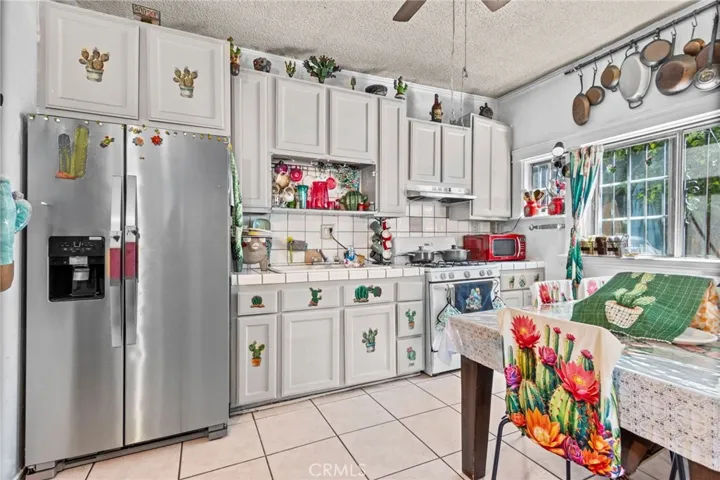 1154 N Wilton, Los Angeles, California 90038