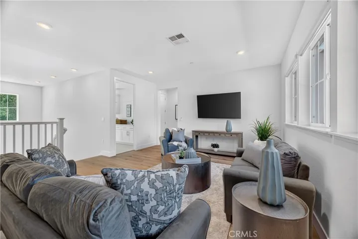 300 Village Lane, Scotts Valley, California 95066