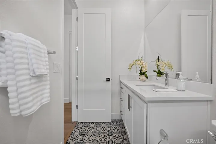 300 Village Lane, Scotts Valley, California 95066