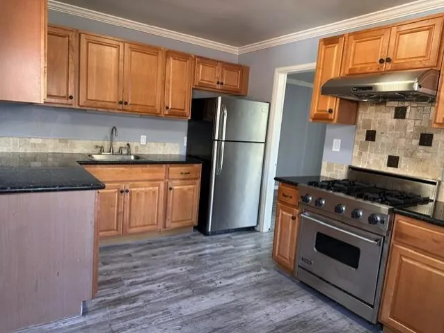 425427 Wessex Way, Belmont, California 94002