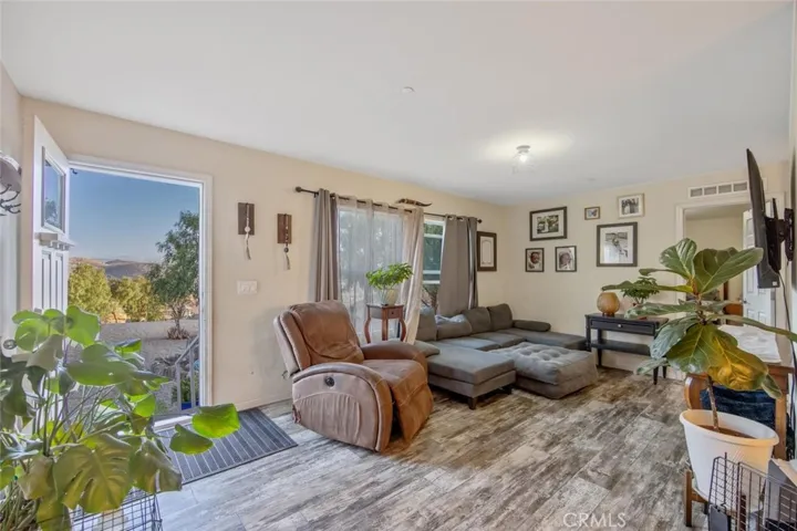 6931 Sierra, Agua Dulce, California 91390