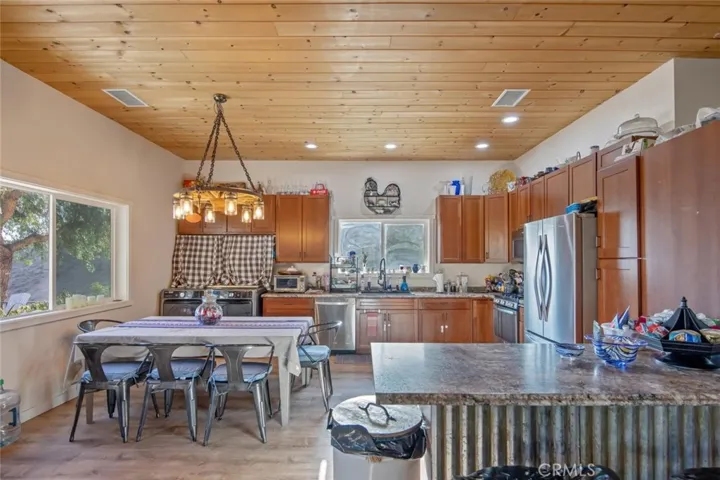 6931 Sierra, Agua Dulce, California 91390