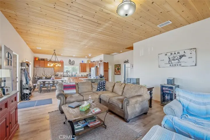 6931 Sierra, Agua Dulce, California 91390