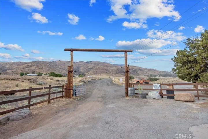 6931 Sierra, Agua Dulce, California 91390