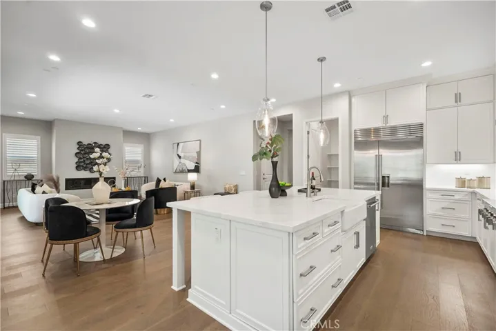 370 Sawbuck, Irvine, California 92618