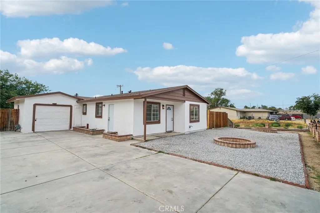 15535 Fresno, Victorville, California 92395 — photo 4