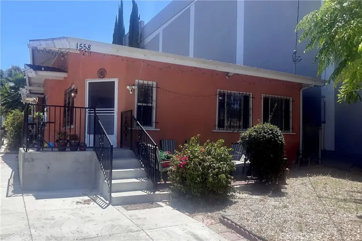1558 N Kenmore, Los Angeles, California 90027