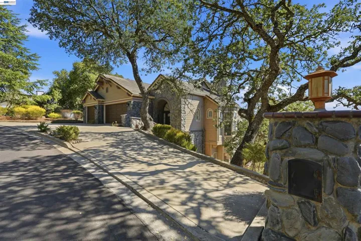 506 Oakshire Place, Alamo, California 94507