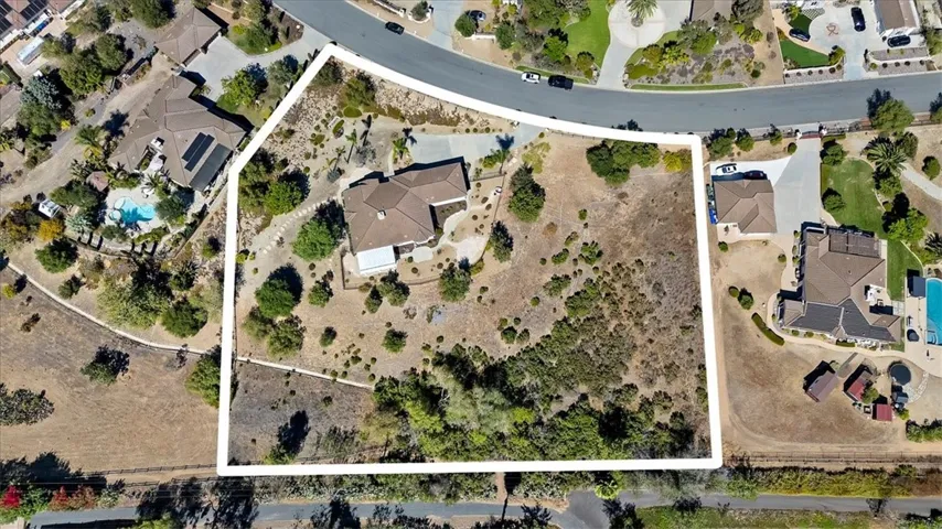3927 Limber Pine, Fallbrook, California 92028