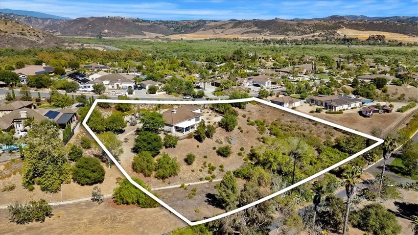 3927 Limber Pine, Fallbrook, California 92028