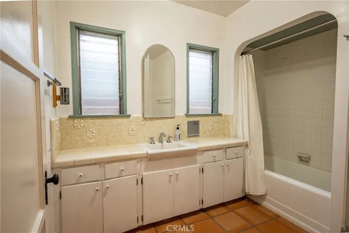 175 W 9th, Upland, California 91786