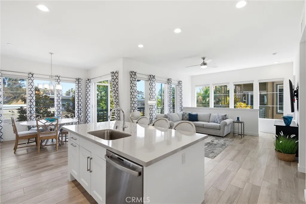 Large center island provides additional seating and the perfect gathering space.