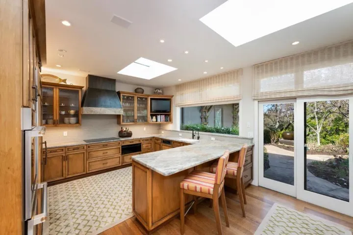 578 Cresta Vista Lane, Portola Valley, California 94028