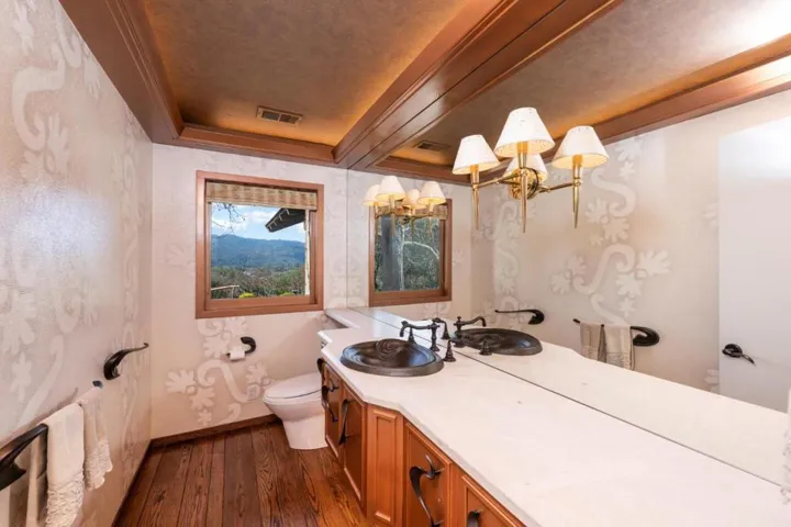 578 Cresta Vista Lane, Portola Valley, California 94028