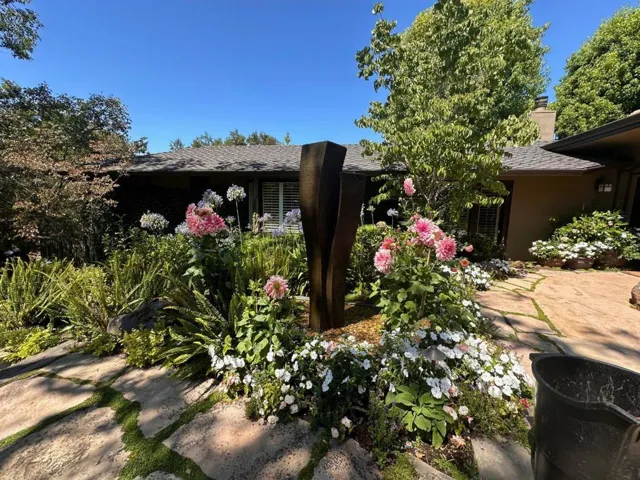 578 Cresta Vista Lane, Portola Valley, California 94028
