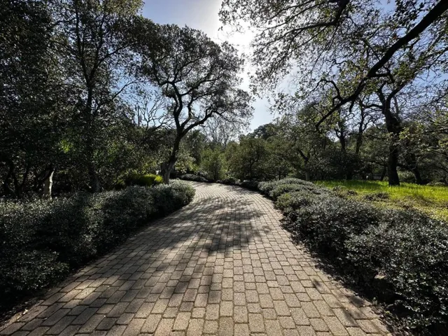 578 Cresta Vista Lane, Portola Valley, California 94028