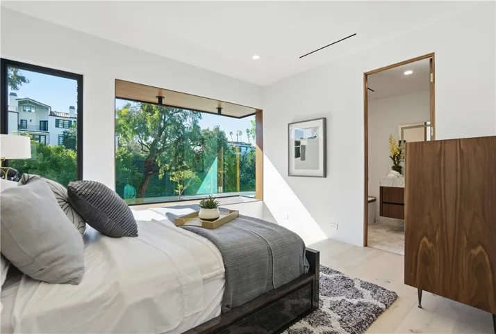 400 Heliotrope, Corona Del Mar, California 92625