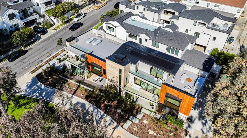 400 Heliotrope, Corona Del Mar, California 92625
