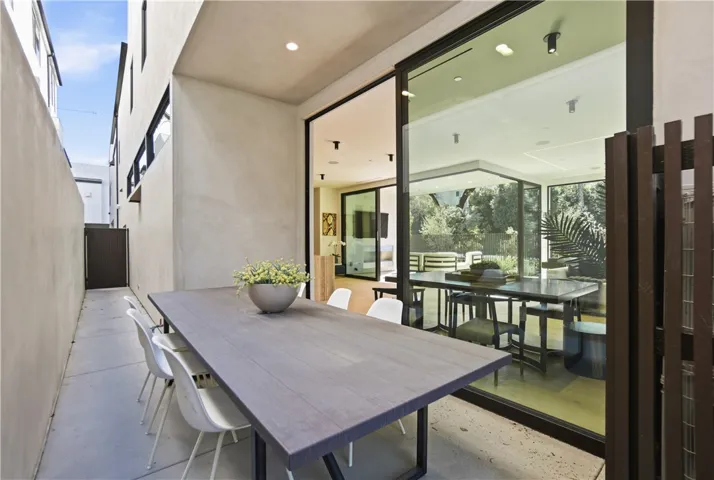 400 Heliotrope, Corona Del Mar, California 92625
