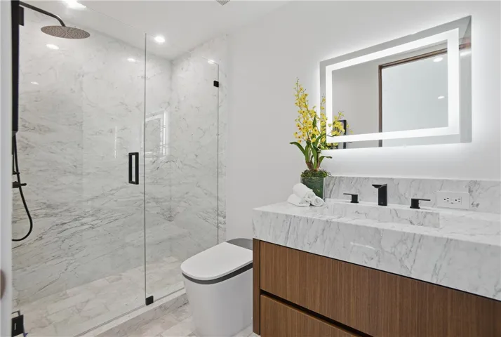 400 Heliotrope, Corona Del Mar, California 92625
