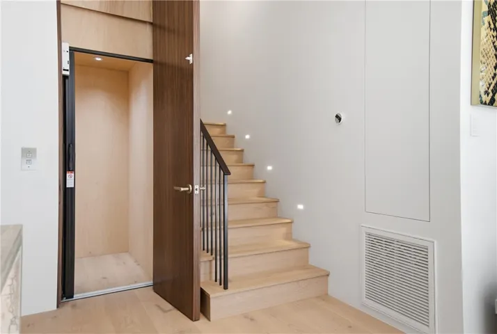 400 Heliotrope, Corona Del Mar, California 92625